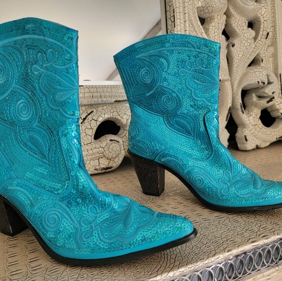 HELEN & HEART boots - Picture 3 of 8